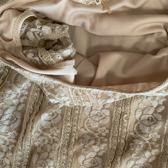 Women's A'Reve Soft Lace Open Cold Shoulder Batwing Sleeve Medium Blouse GUC - Picture 8 of 13